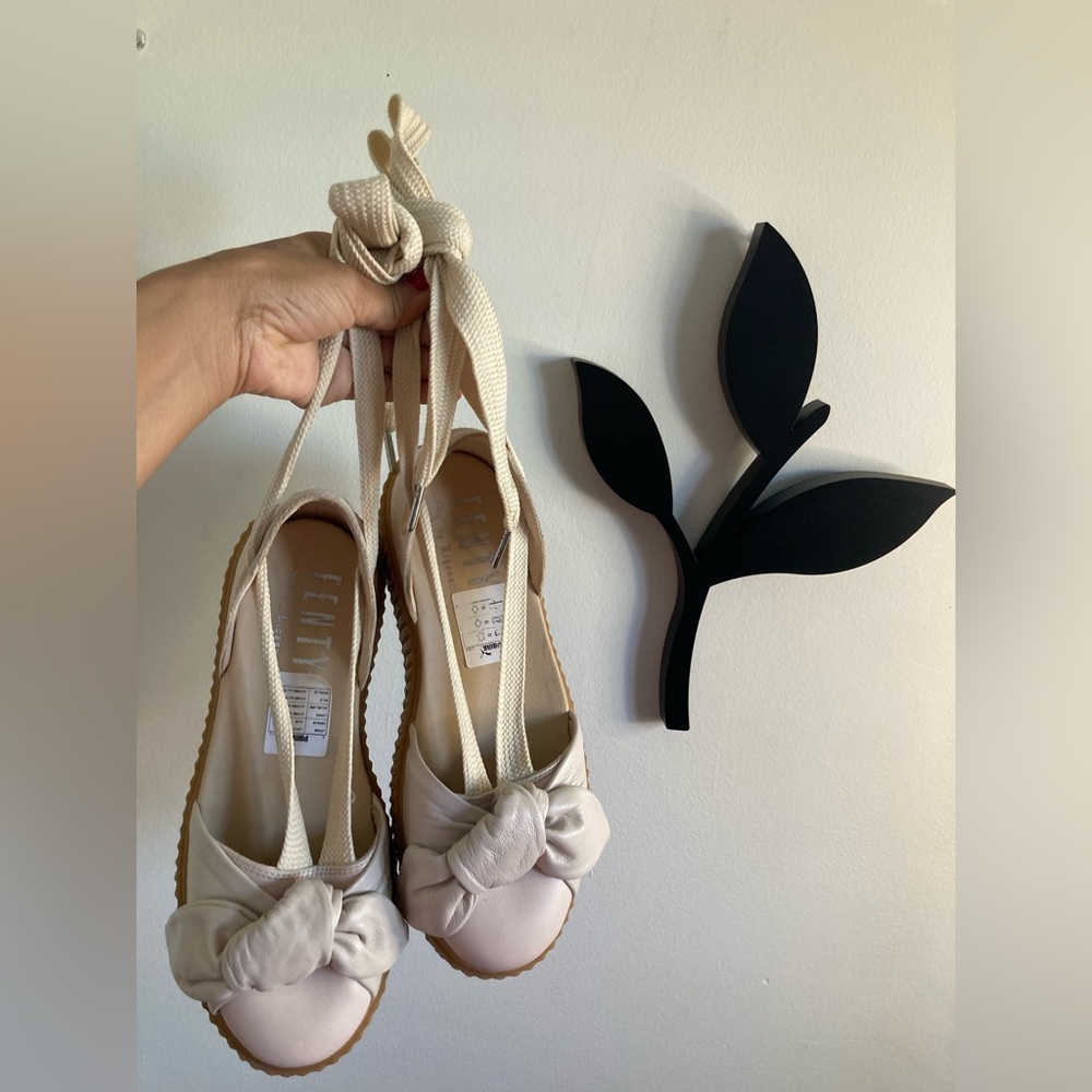 Rihanna Fenty Cream And Tan Leather Puma Creeeper Sandals With Bow Detail